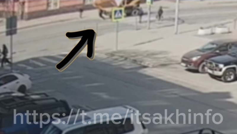 Трактор сбил человека на пешеходном переходе в Южно-Сахалинске (ОБНОВЛЕНО)