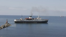 Паром «Сахалин-10» уходит на ремонт в порту Ванино 