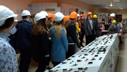 Сахалинским старшеклассникам показали работу ТЭЦ изнутри