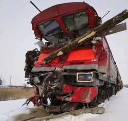 «Настоящее месиво»: грузовой автомобиль попал под поезд на Дальнем Востоке