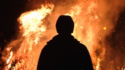 Полиция Южно-Сахалинска нашла виновную в поджоге жилого дома