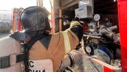 Пожарные потушили горящие дрова в жилом доме в Тымовском районе