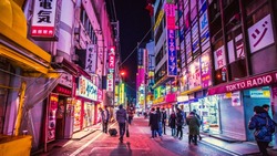 Япония сняла большинство ограничений на въезд одиноких туристов 