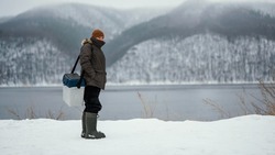 Рыбакам запретили выходить на лед в заливе Мордвинова 9 февраля
