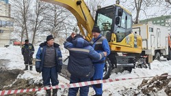 Авария на теплосети в Южно-Сахалинске оставила без отопления восемь домов, школу и детский сад