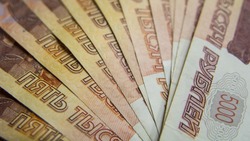 Депутаты разрешили дать денег на молодых сотрудников районам Сахалина 