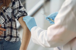 Вакцина от COVID-19 «Спутник-М» для подростков поступила на Сахалин