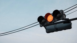 Из-за порыва линии электропередачи отключились светофоры на улице Железнодорожной в Южно-Сахалинске