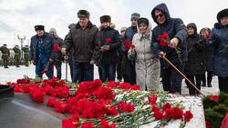 Жители Южно-Сахалинска почтили память Неизвестного солдата