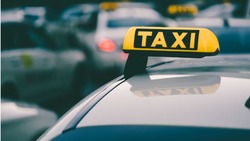 Жители России подали более 300 жалоб на «Яндекс.Такси» из-за высоких цен 