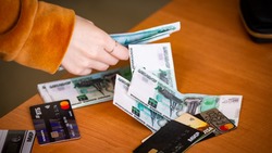 Жителя Сахалина на 2,5 года лишили свободы за кражу денег с чужой банковской карты