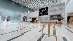 Выставку о жизни Антона Чехова открыли в аэровокзале Южно-Сахалинска