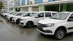 Ключи от 13 новых автомобилей получили районные больницы на Сахалине
