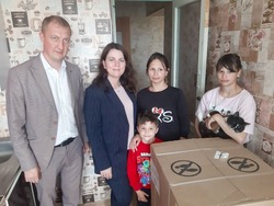 «Добрые дела Карты сахалинца»: малообеспеченной семье в Аниве купили электроплиту