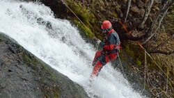 Сахалинские спелеологи покорили Клоковский водопад