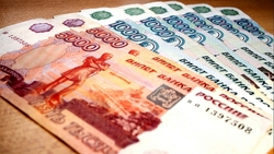Получить путинские 10 тысяч рублей дважды хотят родители на Сахалине