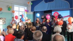 Сельская школа в Макаровском районе отпраздновала 60-летний юбилей