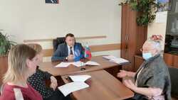 Зампреды правительства приняли обращения в приемной Медведева на Сахалине