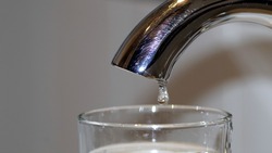 Половина воды из водопровода в Южно-Сахалинске уходит в землю, минуя квартиры