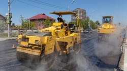 Более 45 тысяч квадратных метров дорог уже отремонтировали в Южно-Сахалинске