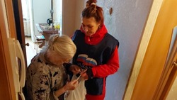 Волонтеры доставили продукты одиноким и пожилым жителям на Сахалине