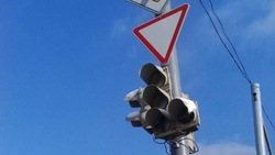 Светофор перестал работать на одном из перекрестков Южно-Сахалинска
