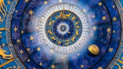 Гороскоп на август 2023: что ожидает каждый знак зодиака