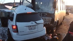 Очевидцы сообщили о гибели мужчины в результате ДТП с автобусом на Сахалине