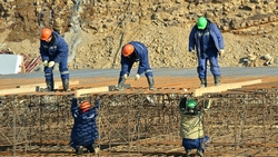 Строителей Сахалинской ГРЭС-2, сообщивших о задержках зарплаты, могут привлечь к ответственности
