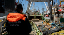 Задержанная у Сахалина японская рыболовецкая шхуна выдворена за пределы России