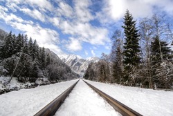 C железных дорог на Сахалине убрали более 76 тыс. «кубов» снега после циклонов