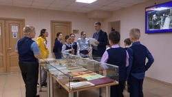 Сахалинский областной архив встретил профессиональный праздник Днем открытых дверей