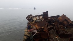 В Сахалинской области приступили к поднятию затонувших судов со дна моря   