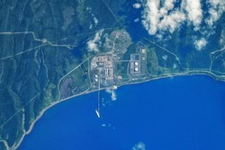 Космонавт сфотографировал газовый завод в Пригородном с высоты 420 км