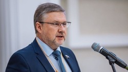 Депутат Госдумы Георгий Карлов поздравил сахалинцев с Днем знаний