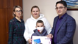 Депутат помог многодетной семье в покупке ноутбука для учебы в Южно-Сахалинске
