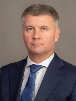 Олег Попов переходит на другую работу в правительстве Сахалинской области