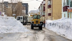 Водителей просят убрать машины с Комсомольской для расчистки в Южно-Сахалинске