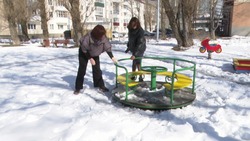 Более 250 детских площадок в Южно-Сахалинске пострадали от рук вандалов