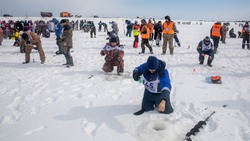 Победитель соревнований «Сахалинский лед» выиграл автомобиль и передал его на СВО