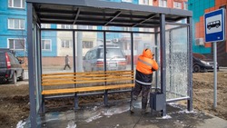 Большую часть автобусных остановок привели в порядок после зимы в Южно-Сахалинске