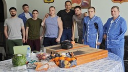 Сенатор Андрей Хапочкин навестил раненых сахалинских бойцов СВО в московском госпитале