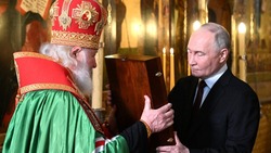Патриарх Кирилл подарил Путину Владимирскую икону Богоматери XVII века 