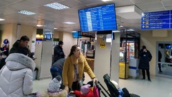 Два внутренних рейса задерживают на Сахалине