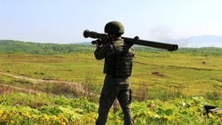 Военные с Дальнего Востока выполнили боевые пуски ракет из ПЗРК «Игла» на Сахалине