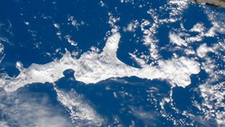 «Космическая красота»: Курильские острова показали с высоты 424 километров