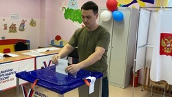 Молодые избиратели в Сахалинской области активно голосуют на выборах президента РФ