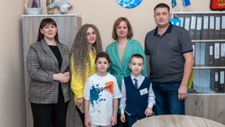 «Городская елка добра» подарила чудо еще двум школьникам Южно-Сахалинска