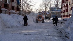 Днем 150 единиц техники, ночью — больше: губернатор проверил, как чистят от снега Южно-Сахалинск