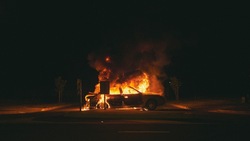 Два горящих автомобиля потушили в селе Чехов в ночь на 20 ноября 